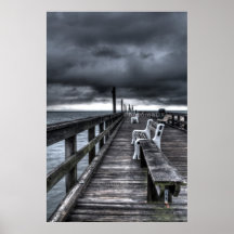 Pier während eines bewölkten Sonnenuntergangs Plakatdruck