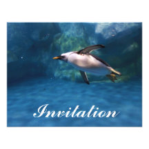 Pinguin, der Underwater schwimmt Individuelle Einladung