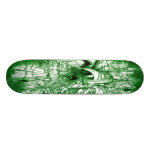 Psychedelisches Trippy schwarzes und grünes Blatt- Personalisierte Skatedecks