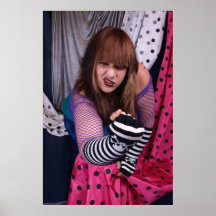 Punkmädchen mit den Schädeln Posterdrucke