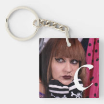 Punkmädchen mit den Schädeln Schlüssel Anhänger