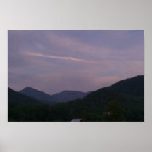 Rauchiger Berg nachts Posterdrucke