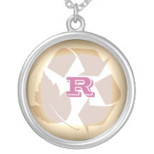 Recyceln Sie ringsum goldene Beige der Halskette