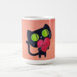 Romantische Katze, die rotes niedliches Herz umarm Tee Tasse