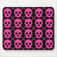 Rosa Schädel auf schwarzem Mousepad