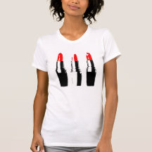 Rote Lippenstift-Rohre Shirt