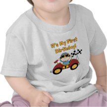 Roter Rennwagen-1. Geburtstags-T-Shirts und Gesche