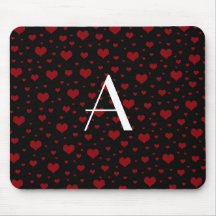 Rotes Herzschwarzes des Monogramms Mousepads