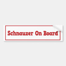 Schnauzer an Bord des Autoaufklebers