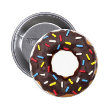Schokoladen-Krapfen mit besprüht Anstecknadelbutton