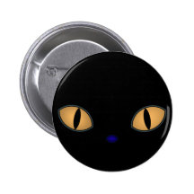 Schwarze Katze mit großen orange Augen Buttons