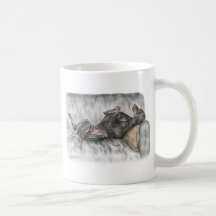 Schwarzer Dobermannpinscher-Schutz-Hund Kaffeehaferl
