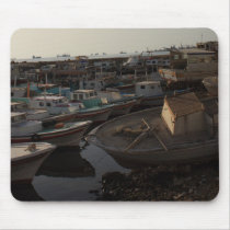 Seehafen mit Fischerbooten - Tartus, Syrien mauspads