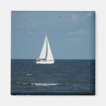 Segelboot auf blauem Meer Kühlschrankmagnet