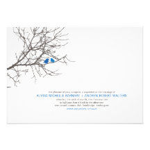 Sitzen in einer Baum-Hochzeits-Einladung