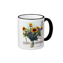Sonnenblume-Anordnung im Fenster Kaffee Tassen