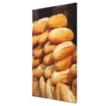 Stangenbrot, Brot, für Verkauf in der Straße durch Leinwanddruck