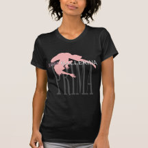 Tanzen der jungen Frau auf dem Boden T-shirt