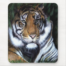 Tiger, der Mousepad malt