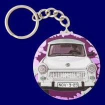 Trabant-Auto und rosa/lila Berliner Mauer schlüsselanhänger