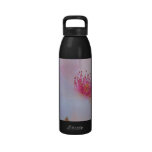 Trinken Sie Ihre Wasserflasche gesunde Mamma-Baby-