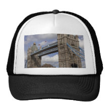 Turm-Brücke in London England Netzkappen