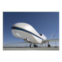 Unbemannte Flugzeuge des globalen Falken Kunstphotos