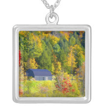 USA, Vermont. Fall foilage entlang Landstraße 100 Amulett