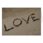 Valentines-Liebe geschrieben auf die Sand Gruß-Kar