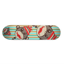Verrückte Hut-Socken-Affen auf einem Skateboard! Personalisiertes Skateboarddeck