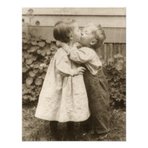 Vintage Liebe Romance, küssende Kinder, erster Kus Einladungen