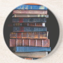 Vintager Stapel alte Bücher Getränke Untersetzer