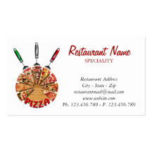 Visitenkarte-Pizza auf dem Schneidebrett