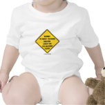 Warnung! Markt kann als vernunftwidriges längeres  Shirts