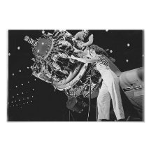 Weiblicher Mechaniker auf einem RadialMotor Photos