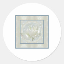 Weiße Rose ~ Blau-Grenze Runder Sticker