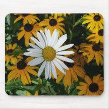 Weißes Gänseblümchen und Blackeyed Susans Mauspad