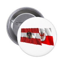 Wellenartig bewegende Flaggen Österreichs u. Tirol Button