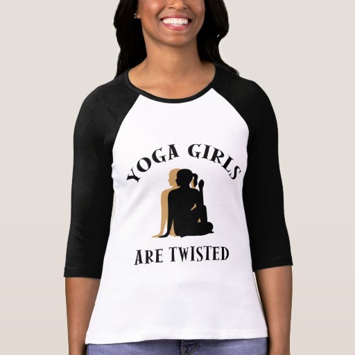 Yoga-Mädchen sind verdrehtes T-Shirt