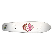 Zuckerhaltiger kleiner Kuchen Skateboard Bretter