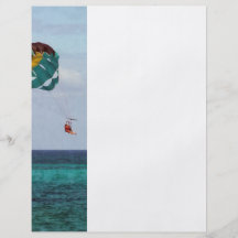 Zwei FrauenParasailing in den Bahamas Flyerbedruckung