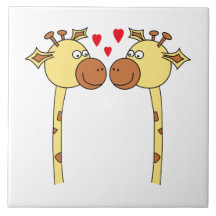 Zwei Giraffen mit roten Liebe-Herzen. Cartoon Fliese