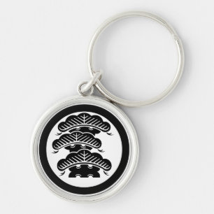 丸に荒枝付左三階松 SCHLÜSSELANHÄNGER