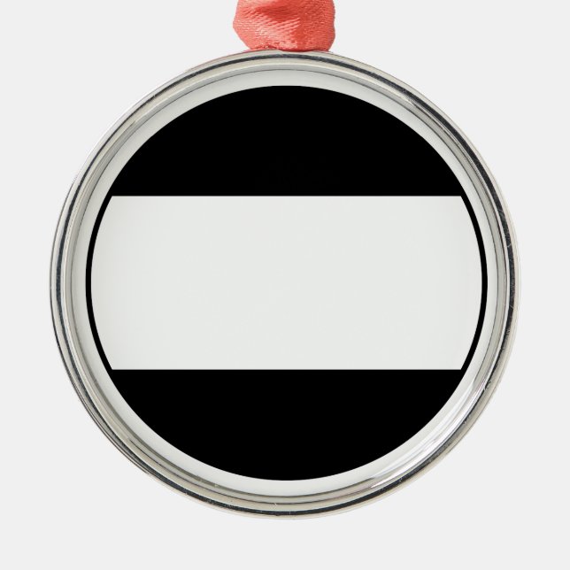 新 田 一 つ き 引 ORNAMENT AUS METALL (Vorne)