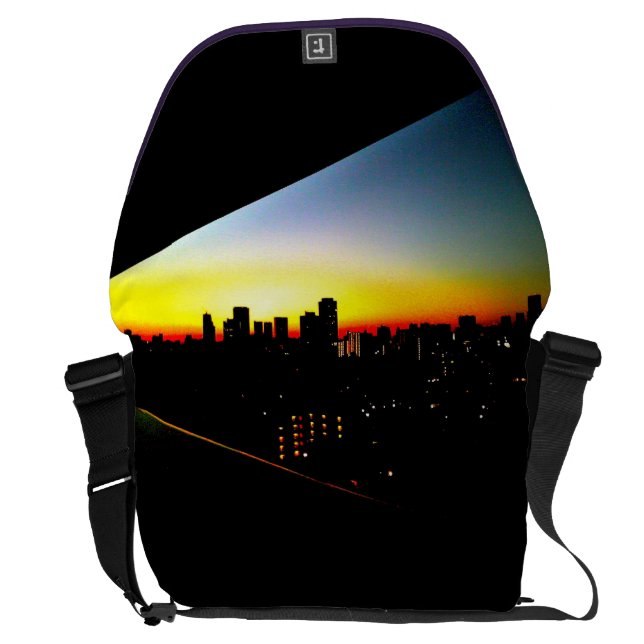 明け方の街メッセンジャーバッグ KURIERTASCHE (Rückseite offen)
