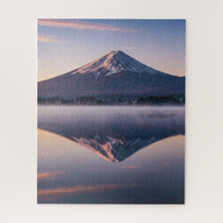 静寂の富士山 - 湖面に映る幻想的な風景 PUZZLE