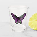 Suche nach lila schmetterlinge wohnen zuhause Grün