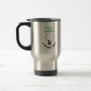 Suche nach glas ist halb voll tassen Kaffee