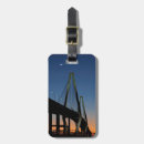 Suche nach hängebrücke gepäckanhänger Fotografie