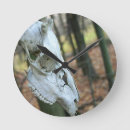 Suche nach rotwild poster wanduhren Waldland